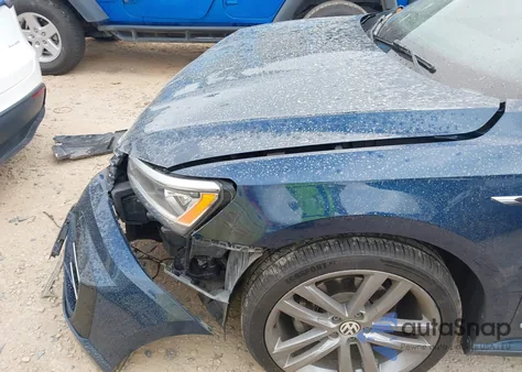 2019 Volkswagen Passat 2.0T Se R-Line from USA, damaged, VIN 1VWMA7A35KC003720